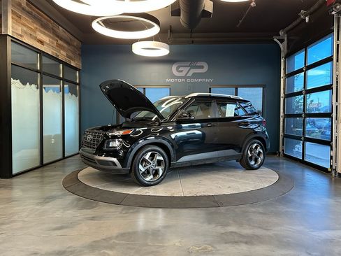 Used 2021 Hyundai Venue SEL w/ Cargo Package FWD image 24