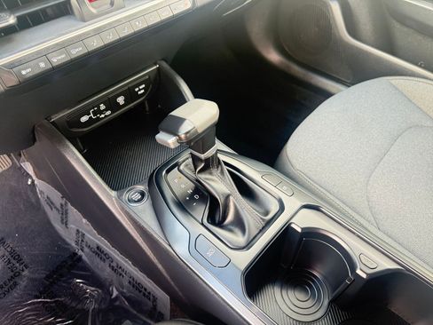 Used 2025 Kia K4 LXS image 41