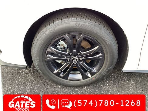 New 2026 Toyota Sienna XSE image 7