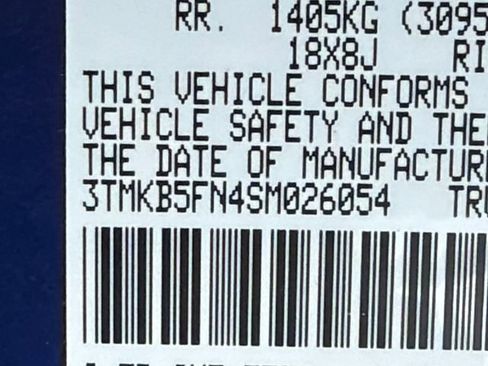 Used 2025 Toyota Tacoma SR5 image 31