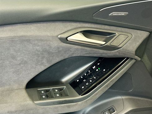 Certified 2025 Audi SQ6 e-tron Prestige w/ Red Edition One image 18