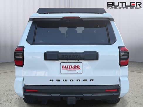 New 2026 Toyota 4Runner SR5 AWD/4WD image 5