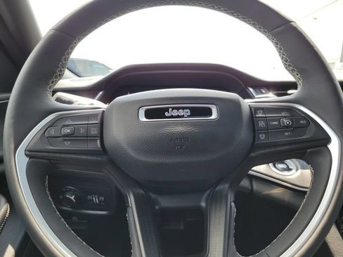 Used 2024 Jeep Grand Cherokee Altitude AWD/4WD image 14