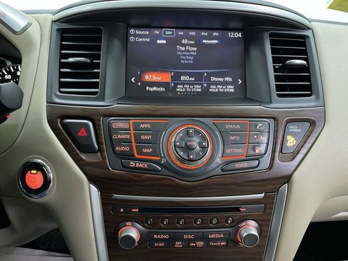 Used 2018 Nissan Pathfinder Platinum w/ Cargo Package image 21