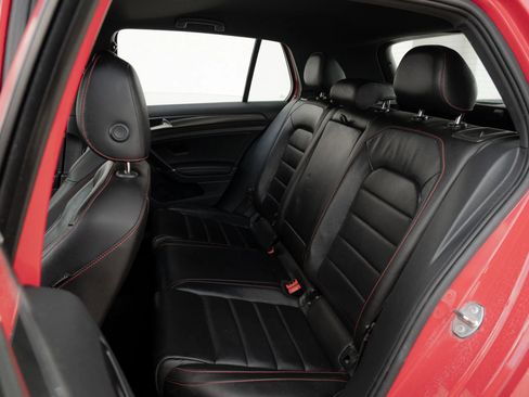 Used 2018 Volkswagen GTI SE image 24