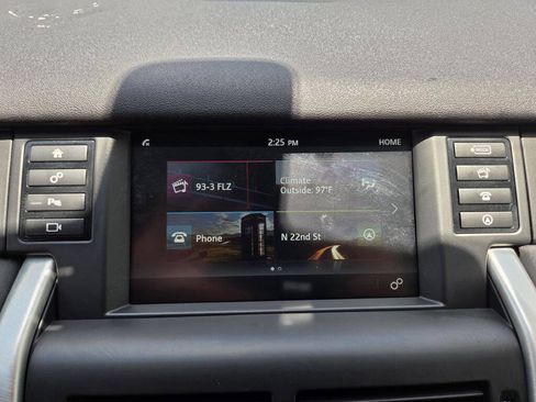 Used 2018 Land Rover Discovery Sport SE AWD/4WD image 23