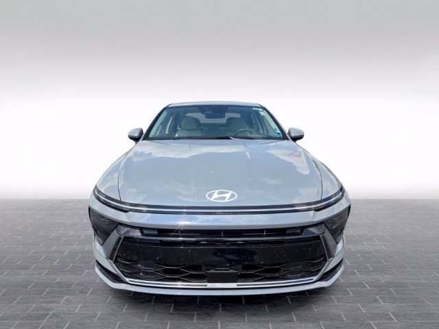 Used 2025 Hyundai Sonata SEL FWD image 2