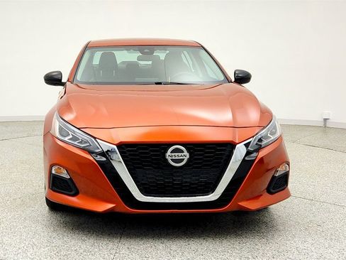 Used 2022 Nissan Altima 2.5 SR FWD image 2