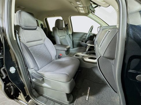 Used 2024 Nissan Frontier SV image 24