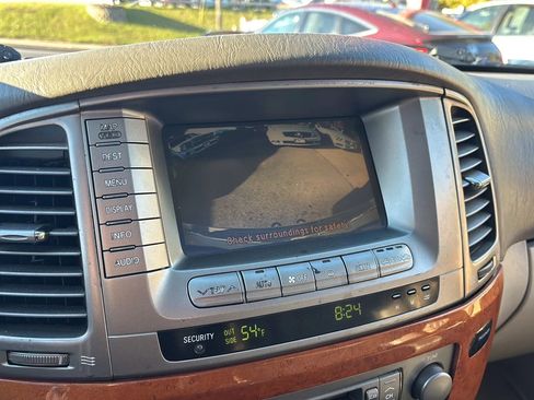 Used 2005 Lexus LX 470 4WD image 23