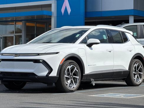 New 2026 Chevrolet Equinox EV LT image 7