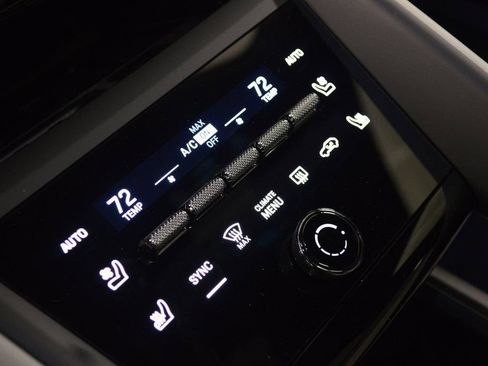 New 2025 Porsche Macan 4S Electric image 34