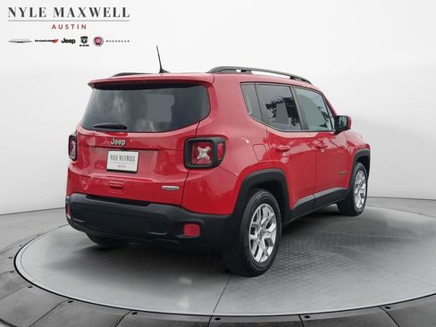 Used 2018 Jeep Renegade Latitude w/ Popular Equipment Group FWD image 16