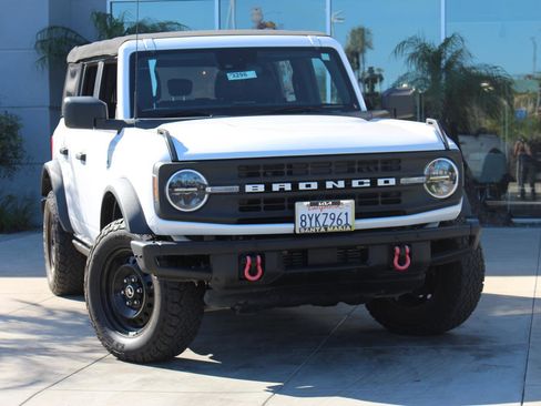 Used 2021 Ford Bronco Black Diamond image 2