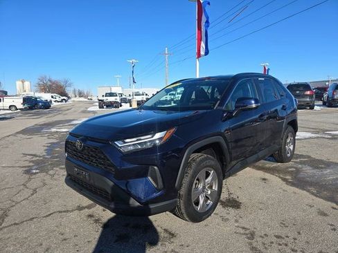 Used 2022 Toyota RAV4 XLE image 9