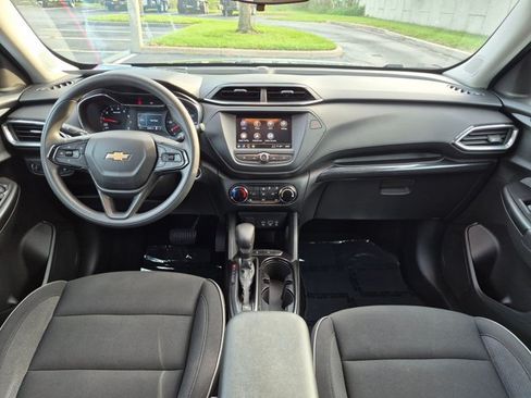 Used 2023 Chevrolet TrailBlazer LT FWD image 16