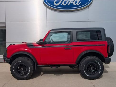 Used 2022 Ford Bronco Badlands w/ Sasquatch Package AWD/4WD image 2