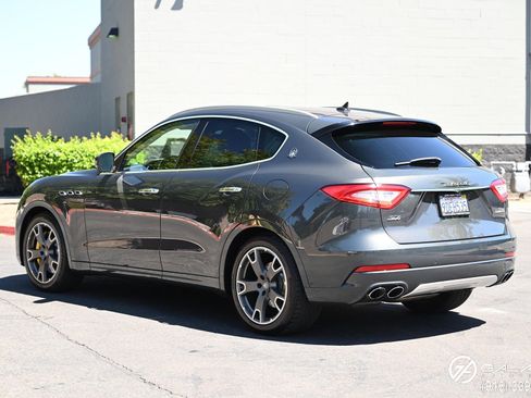 Used 2017 Maserati Levante S image 5