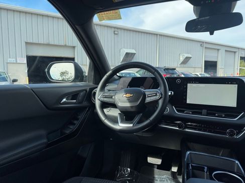 Used 2025 Chevrolet Equinox LT image 33