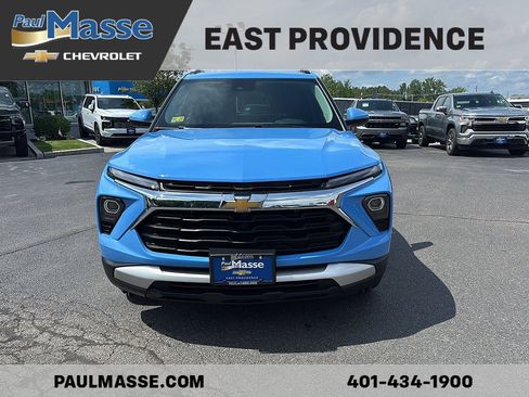 Certified 2024 Chevrolet TrailBlazer LT w/ LT Cold Weather Package FWD image 2