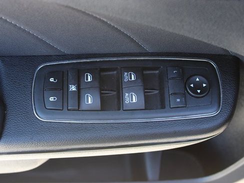 Used 2020 Dodge Charger SXT w/ Blacktop Package image 13