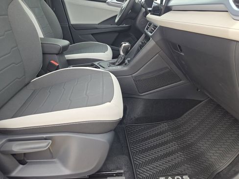 New 2026 Volkswagen Taos SE FWD image 12