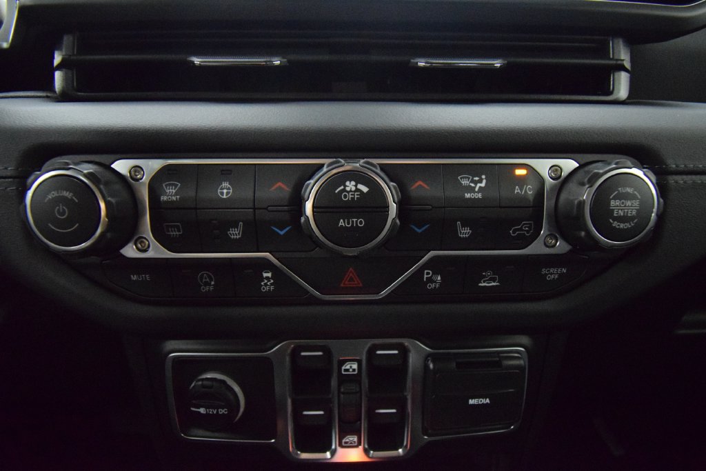 New 2026 Jeep Wrangler Unlimited Sahara AWD/4WD image 22