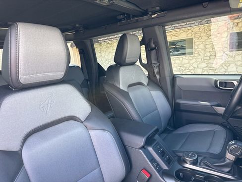 Used 2022 Ford Bronco Everglades image 25