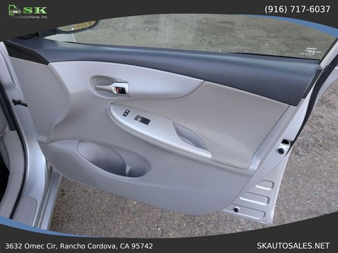 Used 2011 Toyota Corolla LE FWD image 31