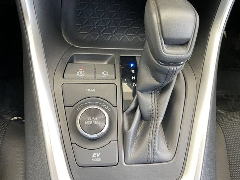 Certified 2024 Toyota RAV4 LE AWD/4WD image 20