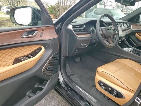 Used 2022 Jeep Grand Cherokee L Summit w/ Advanced Protech Group IV image 9