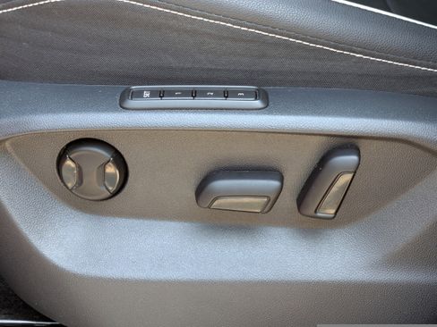 Certified 2024 Volkswagen Tiguan SEL R-Line image 21