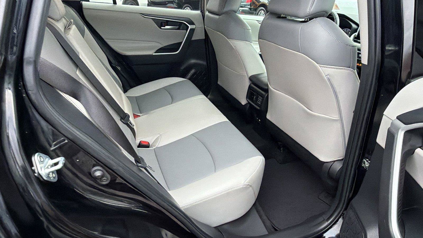 Used 2023 Toyota RAV4 XLE Premium AWD/4WD image 21