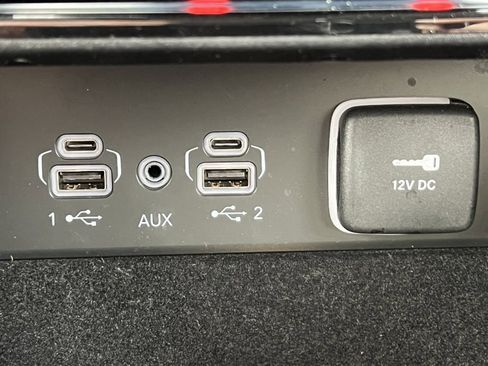 Used 2022 Jeep Grand Cherokee L Limited image 27