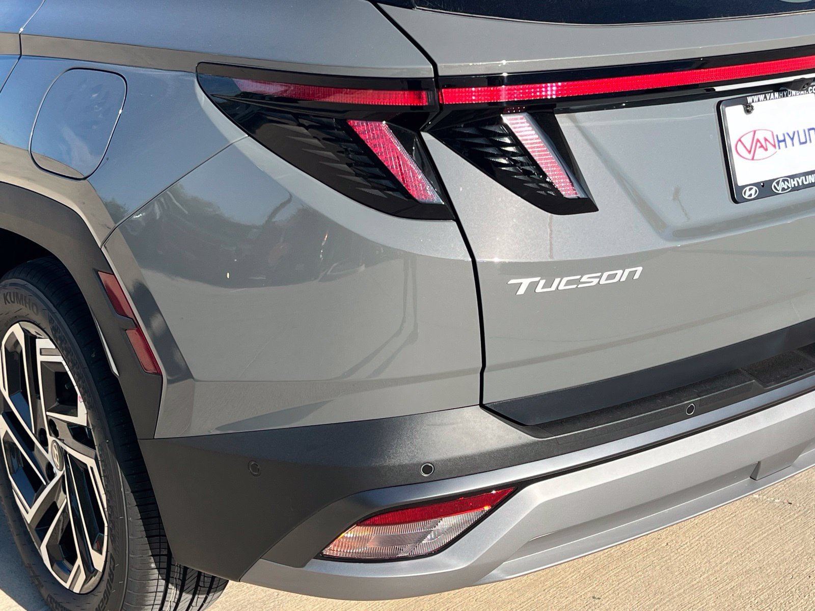 New 2026 Hyundai Tucson Limited FWD image 12