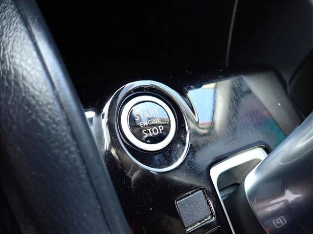 Used 2021 Nissan Versa SV FWD image 15