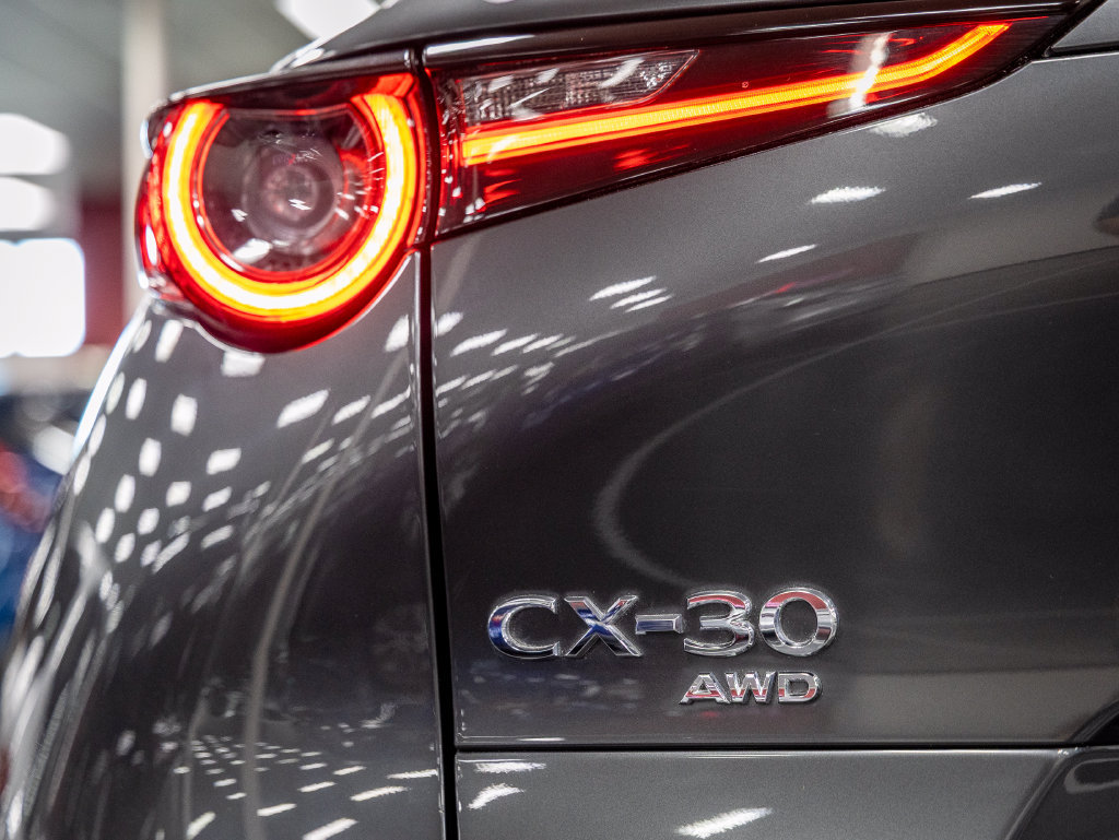 Used 2022 MAZDA CX-30 AWD 2.5 S w/ Premium Package image 6