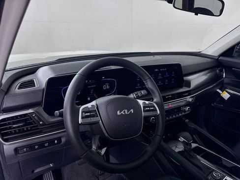New 2025 Kia Telluride S image 12