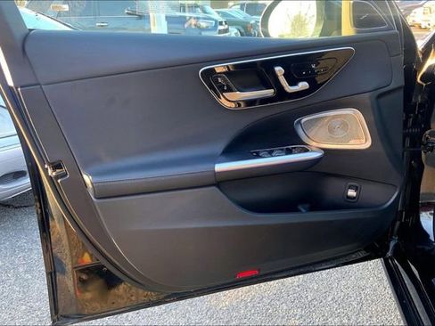 Used 2025 Mercedes-Benz C 300 4MATIC Sedan image 18