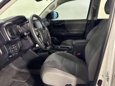 Used 2022 Toyota Tacoma SR AWD/4WD image 14