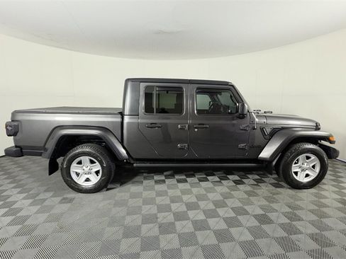 Used 2021 Jeep Gladiator Sport image 4