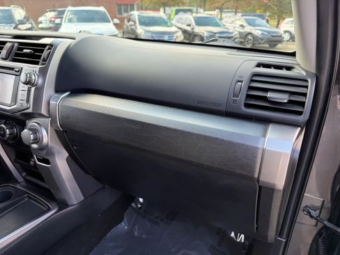 Used 2016 Toyota 4Runner SR5 image 29