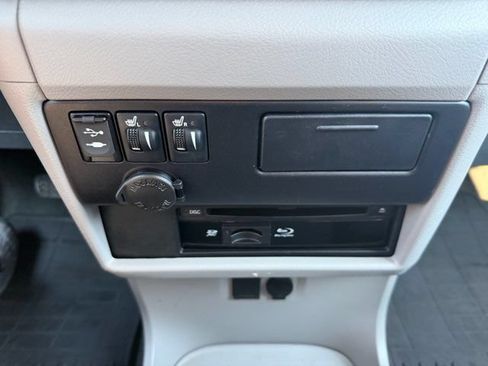 Used 2016 Toyota Sienna XLE Premium AWD/4WD image 18