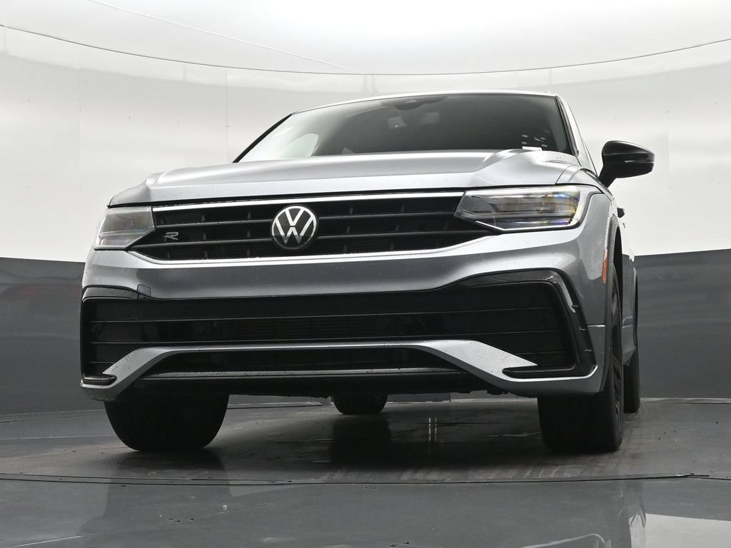 Used 2023 Volkswagen Tiguan SE R-Line FWD image 29