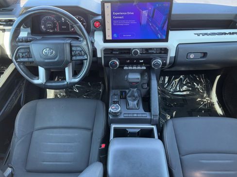 Used 2024 Toyota Tacoma TRD Off-Road image 12