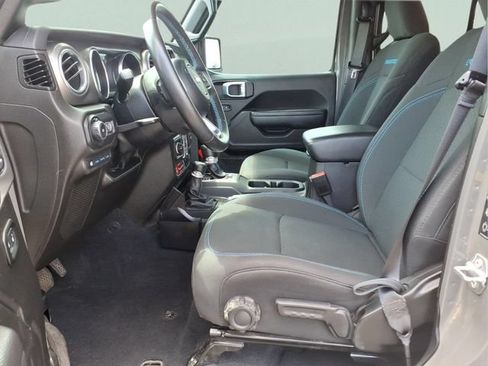 Used 2022 Jeep Wrangler Unlimited Rubicon 4xe w/ Cold Weather Group AWD/4WD image 20