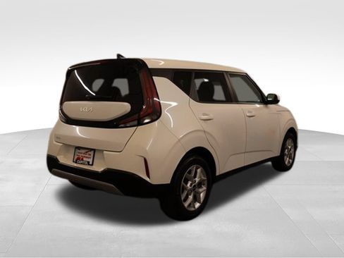 Used 2024 Kia Soul LX w/ Option Group 015 FWD image 2