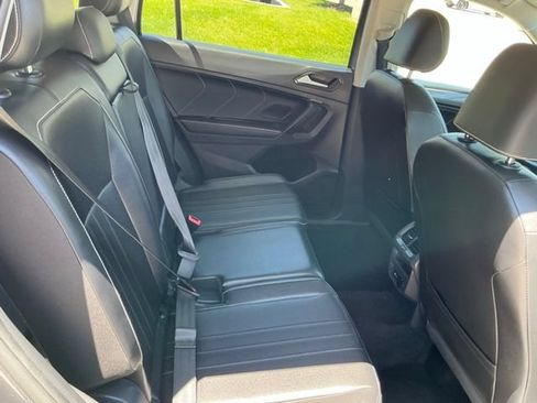 Used 2024 Volkswagen Tiguan SE AWD/4WD image 17