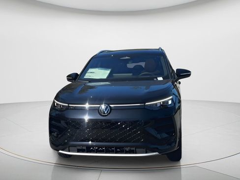 New 2026 Volkswagen Tiguan SEL R-Line image 3