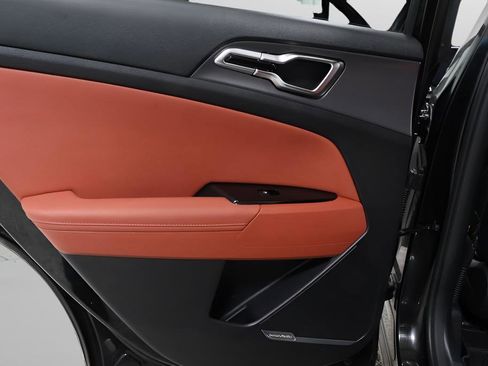 Used 2025 Kia Sportage SX Prestige image 24